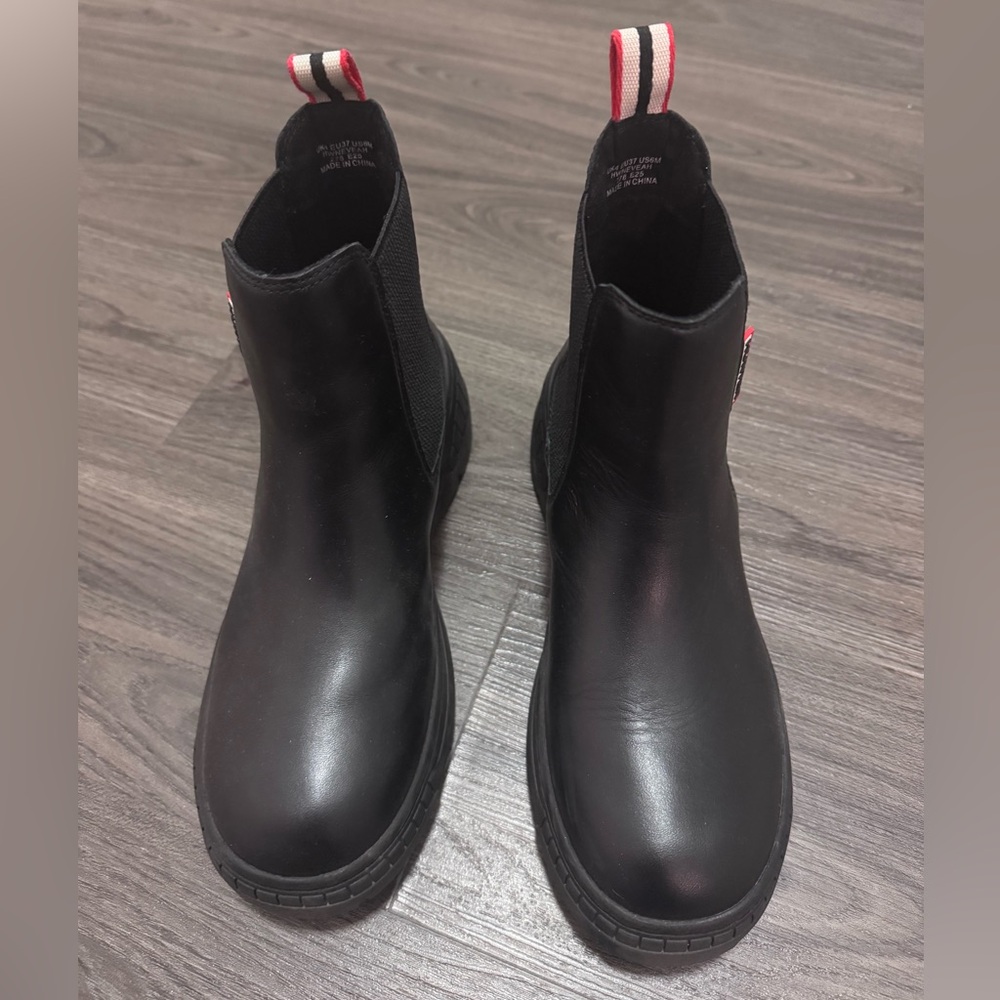 Hunter Women’s Neveah Slip-On Waterproof Chelsea Booties - worn once! - Picture 5 of 8